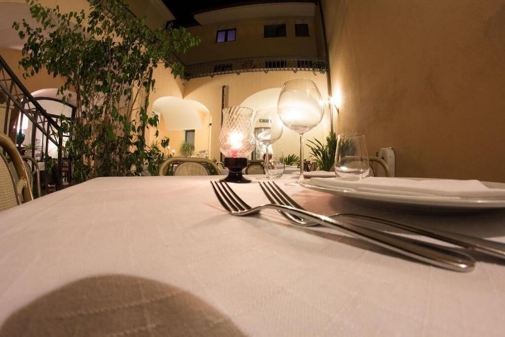 Hotel Il Duomo Oristano Esterno foto