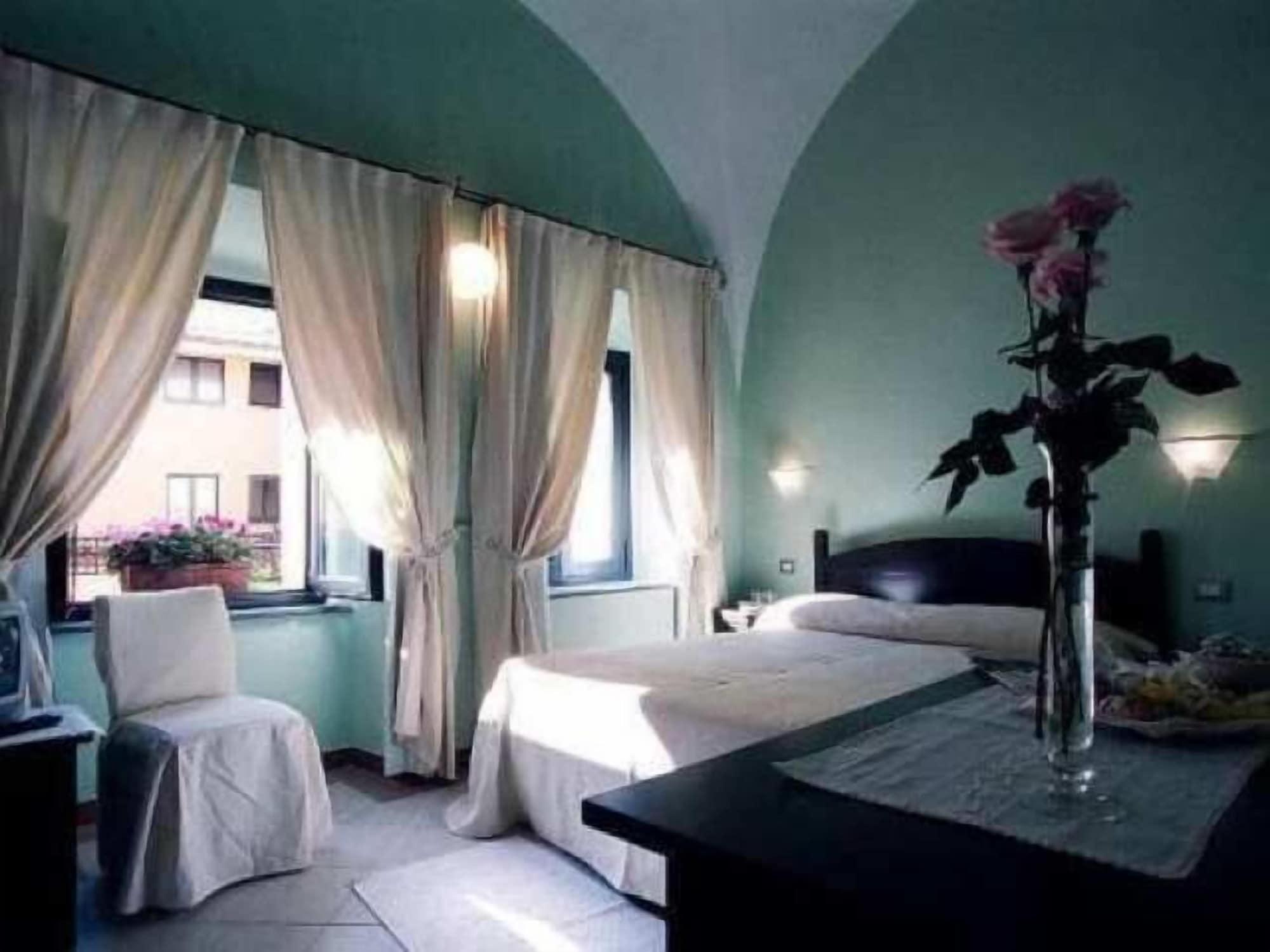 Hotel Il Duomo Oristano Esterno foto