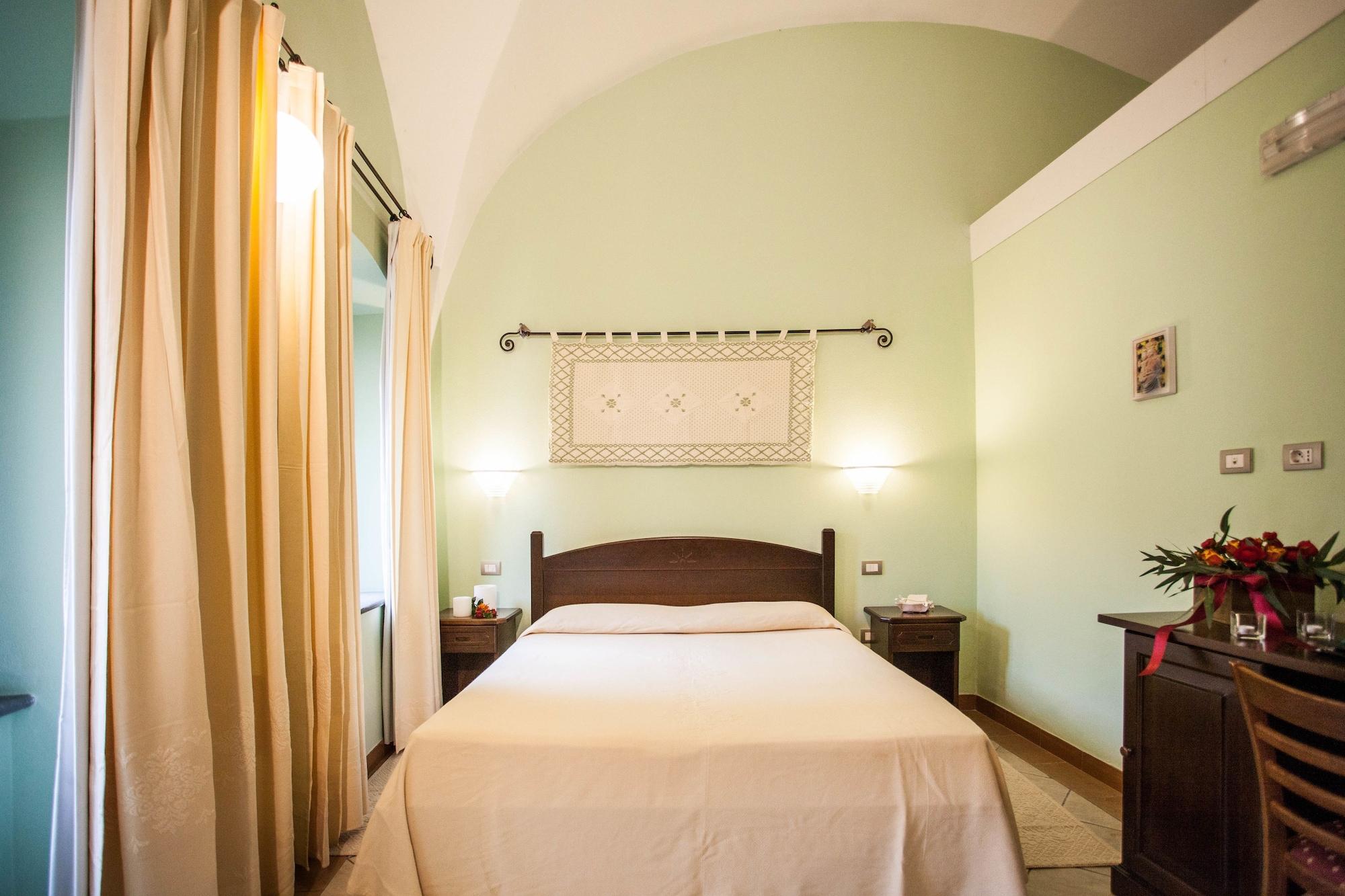 Hotel Il Duomo Oristano Esterno foto