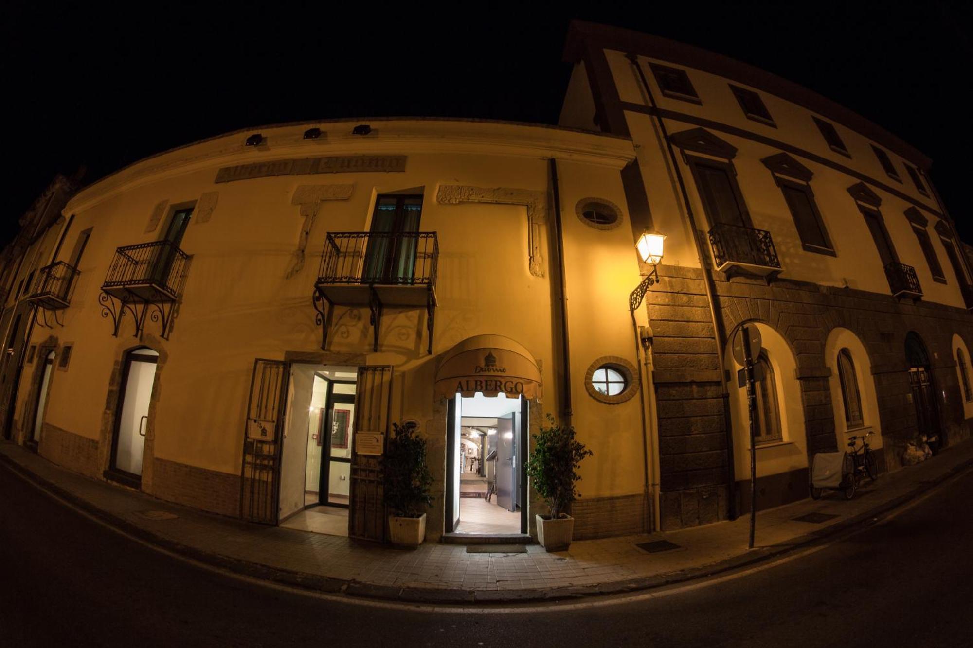 Hotel Il Duomo Oristano Esterno foto